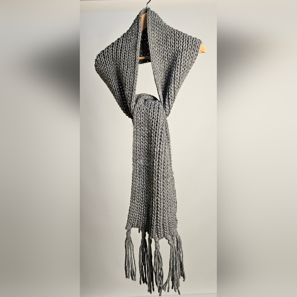 Chunky Gray Knit Scarf